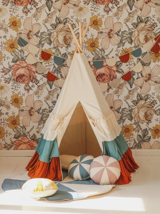Teepee with frills Circus (2)