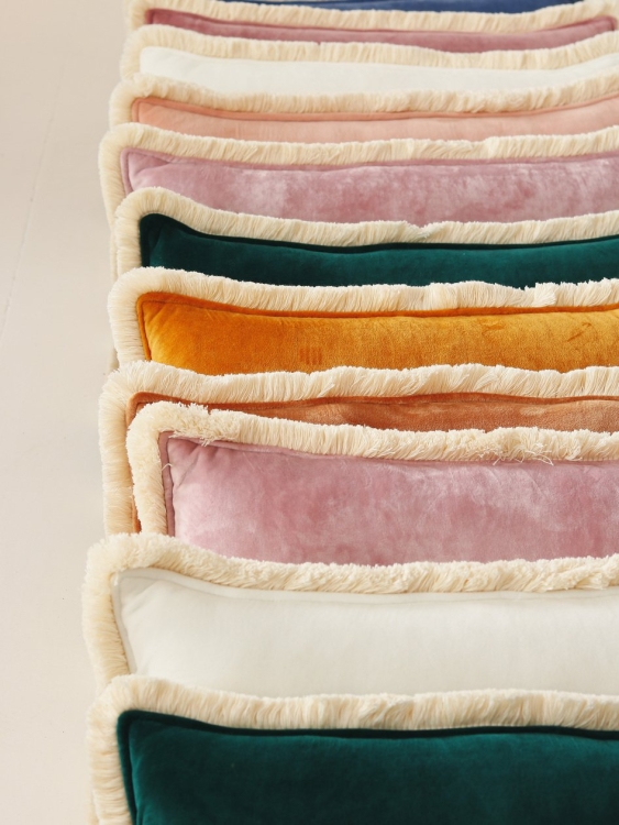Softvelvetpillowwithfringe_5_d922637a-eb86-45e2-9d08-02a530db325e_2000x2000