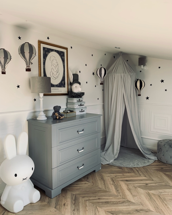 Lampa stojąca retro velvet grey - elegancka lampa stołowa z aksamitnym abażurem i drewnianą podstawą