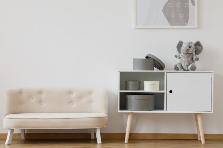 mała sofa do pokoju dziecka