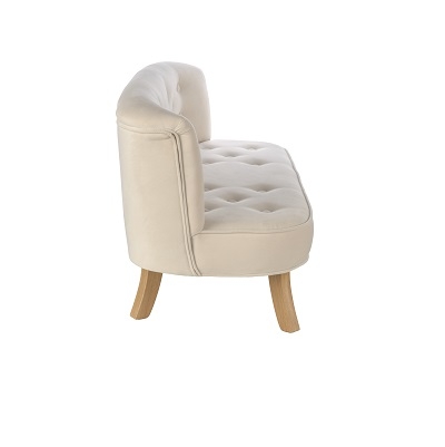 kremowa sofa dla niemowlaka