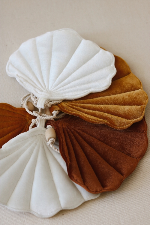 shell-garland-velor-gold pearl-moimili-decoration-baby (5)