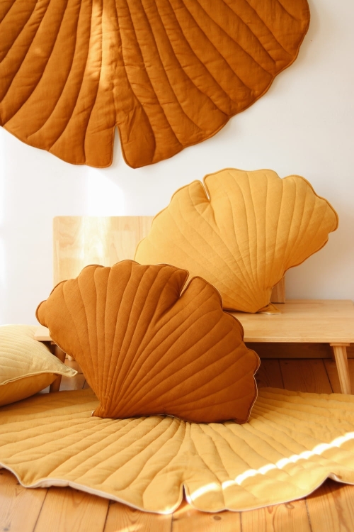 carmel-linen-ginkgo-leaf-pillow-decorativeidea-designroom-moimili (1 (1).jpg