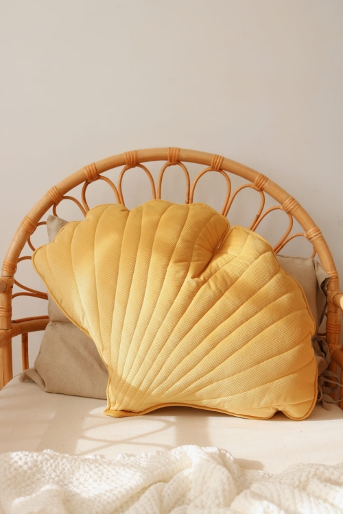honey-velvet-leaf-pillow-moimili-handmade (1).jpg