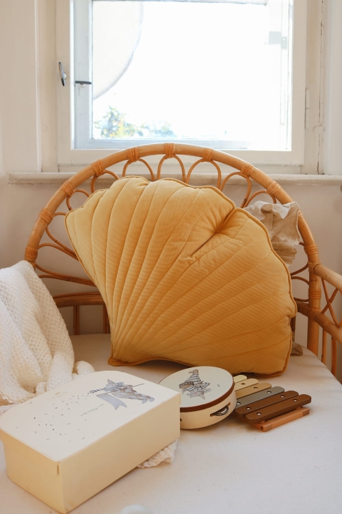 honey-velvet-leaf-pillow-moimili-handmade (6).jpg