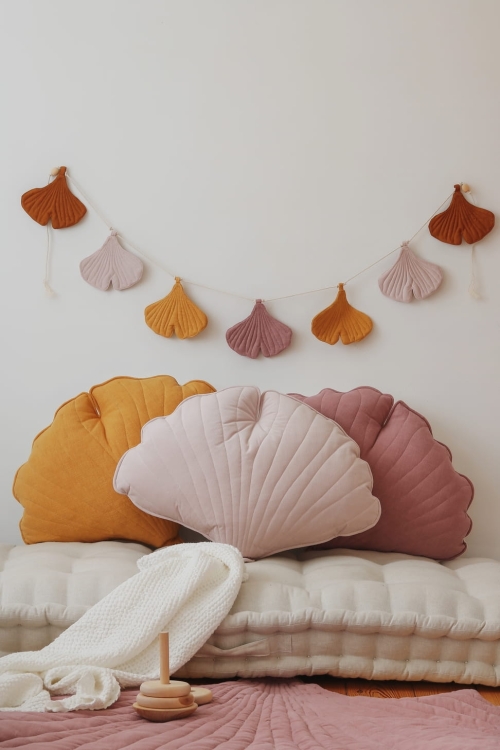 cream-velvet-ginkgo-leafpillow-moimili-kidsroom (3).jpg