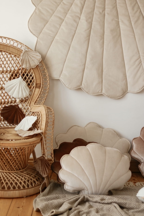 cream-pearlshell_pillows-beige-cosmic-pearl (5).jpg