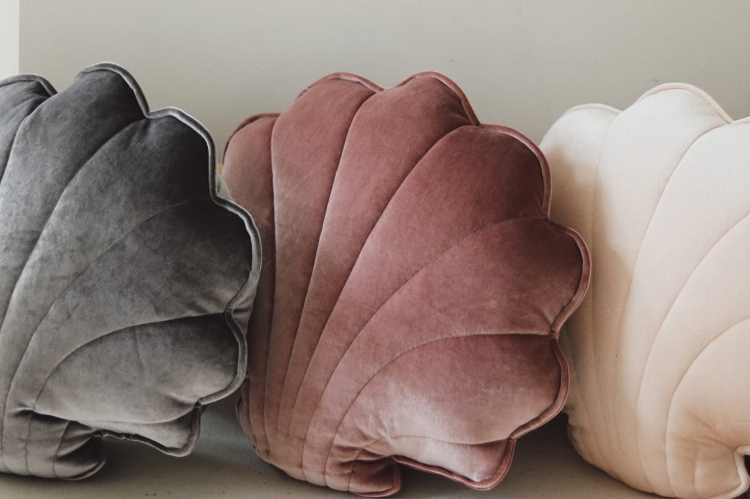 cosmic-pearl-moimili-shell-pillow (5).jpg