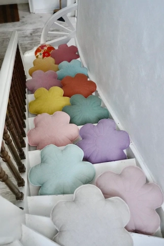 Bloompillows_4_232b35d4-c0e1-4da0-bcbd-bf81bcc03330_460x.webp