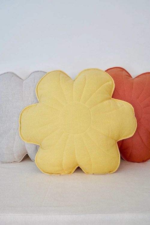 LinenbloompillowSunflower_768c6a2b-e835-4a1e-b9c7-c83bd2a79215_1512x.webp