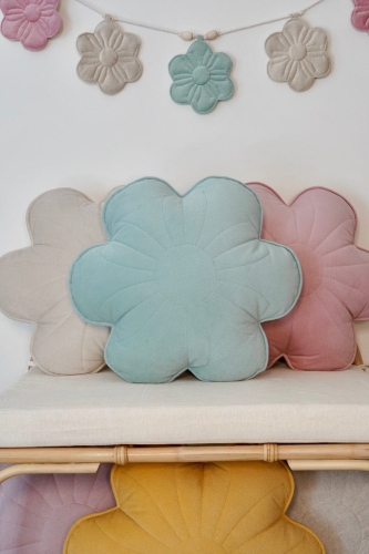 VelvetbloomgarlandPastelbouquet_10d5d597-e1bf-4af1-80a1-13b317c4a732.jpg