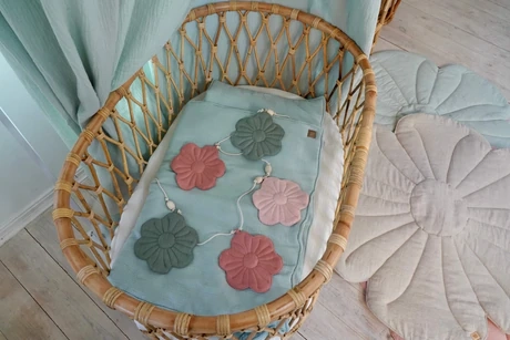 LinenbloomgarlandSpringbouquet_3_460x.webp