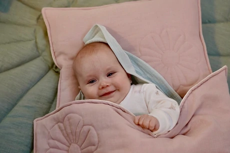 LinenbloomchildcoversetLightpink_kopia_4803e2d5-0718-4716-aff7-74ea8e5d3945_460x.webp