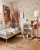 Lampa podłogowa Velvet Cream – elegancka drewniana lampa z kremowym aksamitnym abażurem. Idealna do każdego wnętrza w stylu glamour, retro, boho lub hampton.