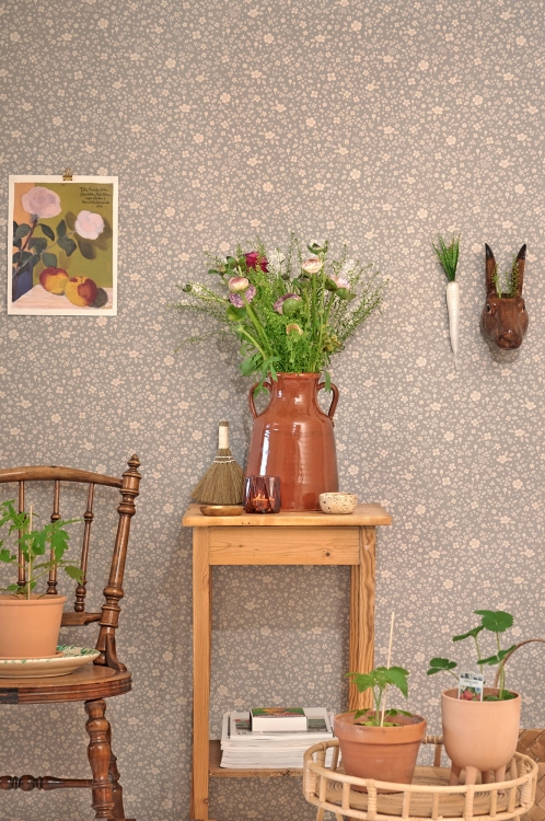 151-01 blommor stol hel.jpg
