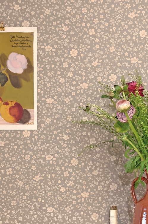 151-01 nära blomma.jpg