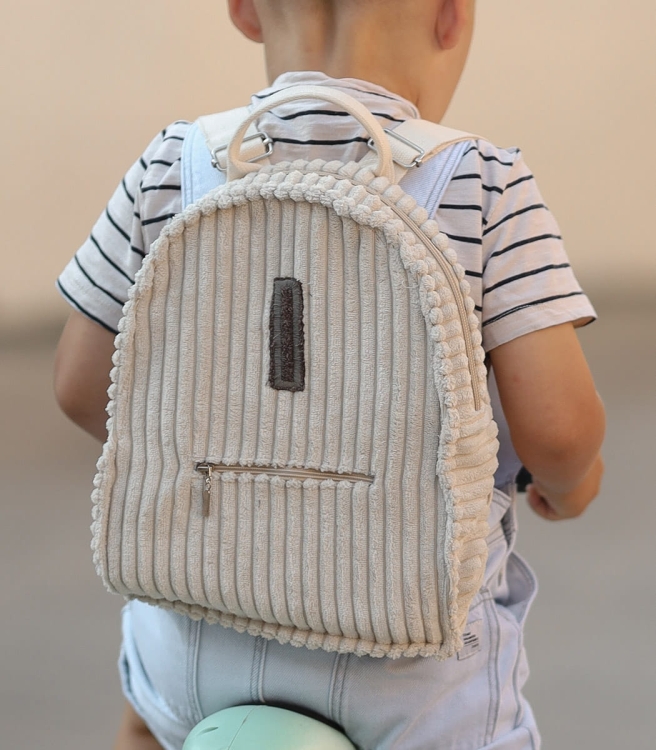 Sztruksowy-plecak-dla-dzieci-z-literka-maly-kolor-Off-White-1 (1).jpg