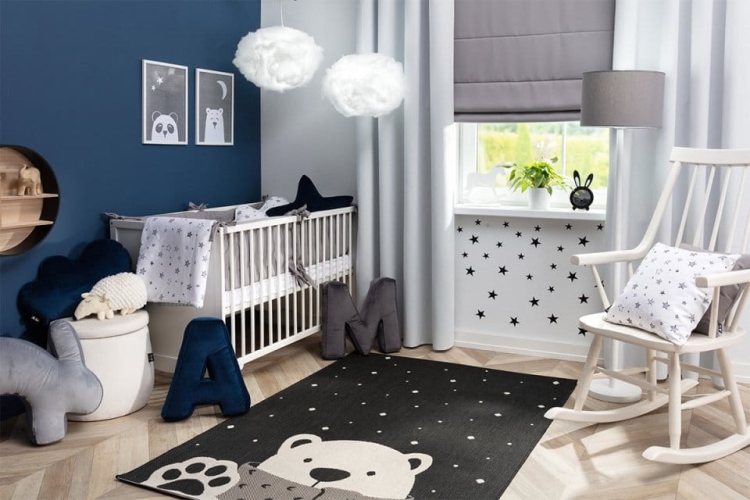 dywan dziecięcy White Bear 120x170 cm w kolorze czarno-białym z motywem polarnego misia i gwiaździstego nieba, idealny do pokoju chłopca lub dziewczynki