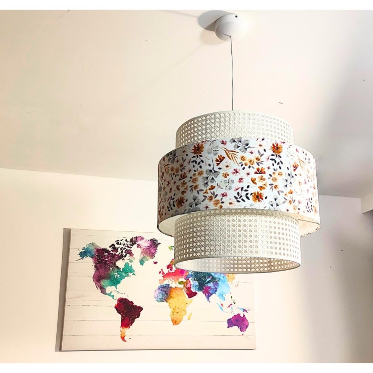 lampa biała w musztardowe kwiaty