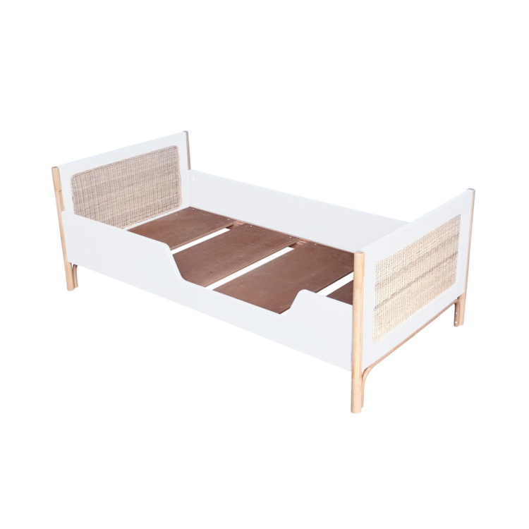 Łóżeczko Rosnące Z Dzieckiem 70 X 140 Rattan - Neige Oceania – eleganckie łóżeczko dziecięce z rattanu, które rośnie wraz z dzieckiem, idealne dla niemowląt i maluchów.