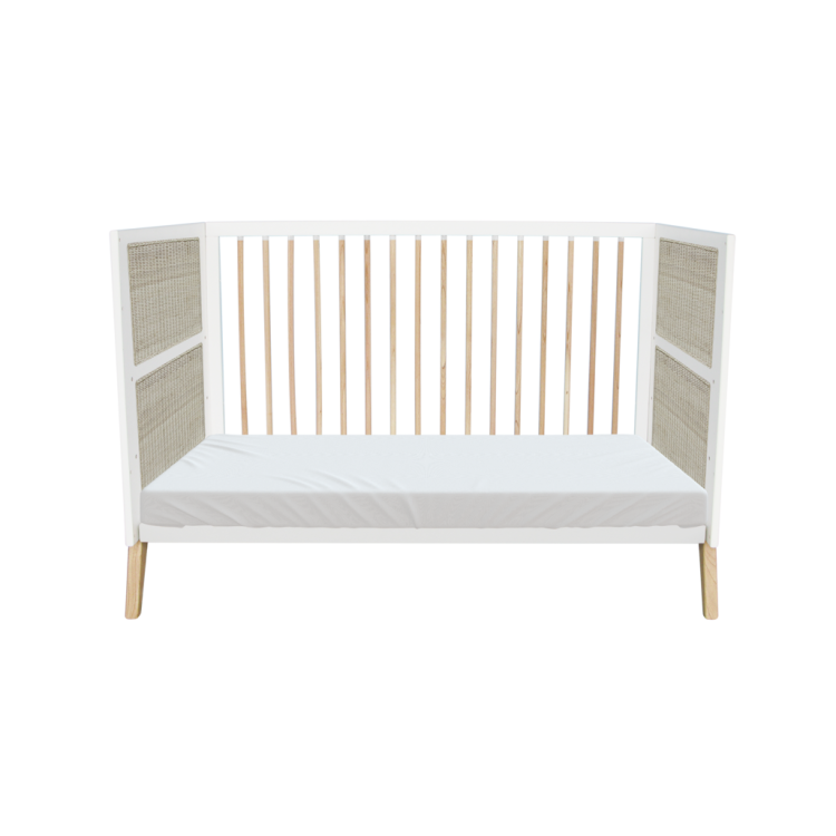Łóżeczko Rosnące Z Dzieckiem Rattan 70 X 140 - Neige Marelia – eleganckie łóżeczko z panelami z rattanu, które rośnie razem z dzieckiem.