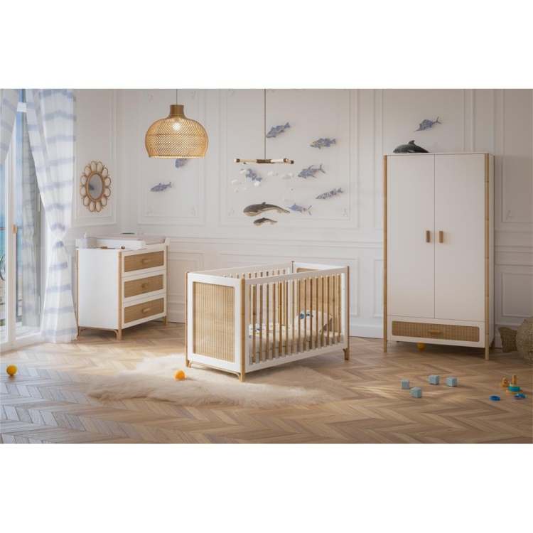 Szafa Biała Rattan Cannes - Neige Oceania – elegancka szafa z rattanu w kolorze śnieżnobiałym
