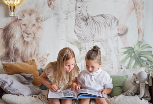 tapeta dla dzieci dżungla safari liście delikatna zielona beżowa