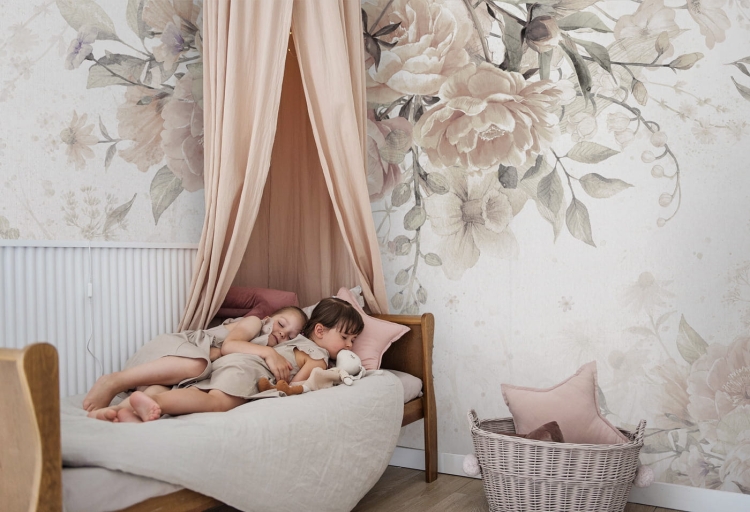 tapeta dla dziewczynki w wielkie pastelowe kwiaty vintage