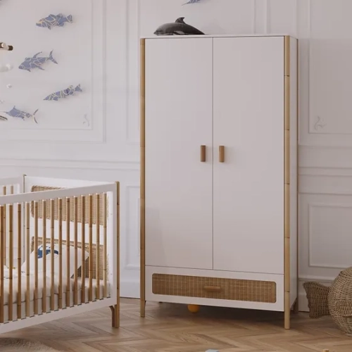 Szafa Biała Rattan Cannes - Neige Oceania – elegancka szafa z rattanu w kolorze śnieżnobiałym