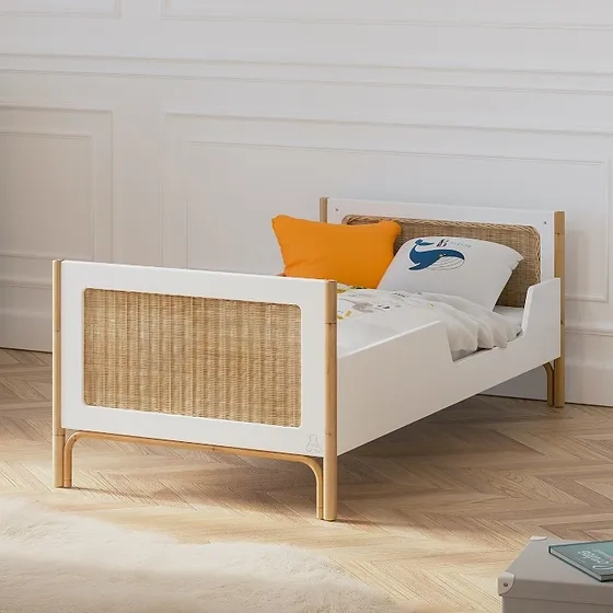 Łóżeczko Rosnące Z Dzieckiem 70 X 140 Rattan - Neige Oceania – eleganckie łóżeczko dziecięce z rattanu, które rośnie wraz z dzieckiem, idealne dla niemowląt i maluchów.