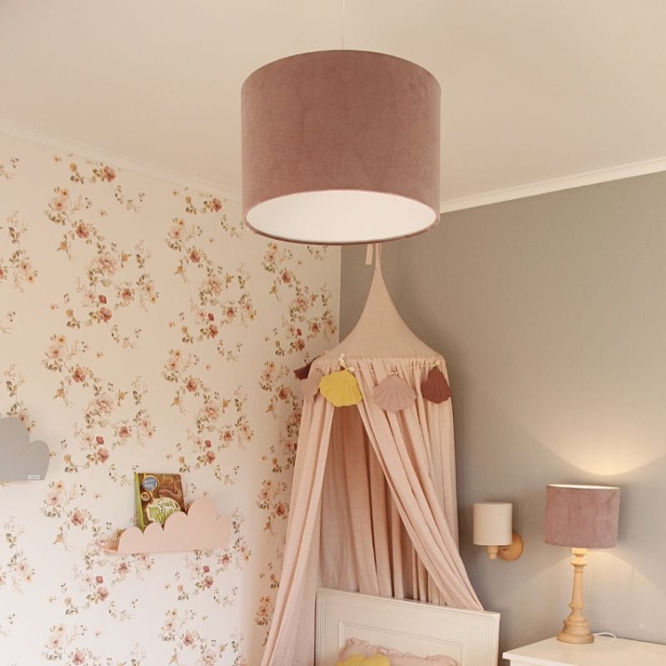 lampa wisząca fioletowa aksamitna