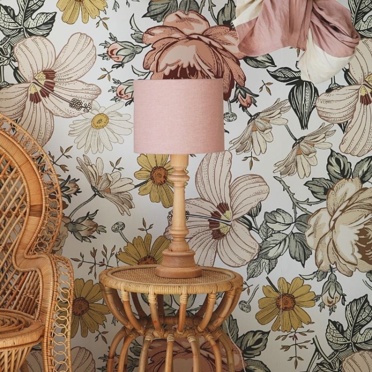 lampa stojąca drewniana lniana różowa boho