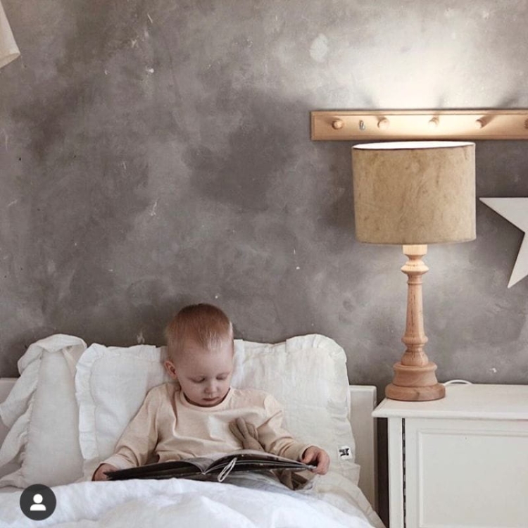 lampa stojąca beżowa aksamitna