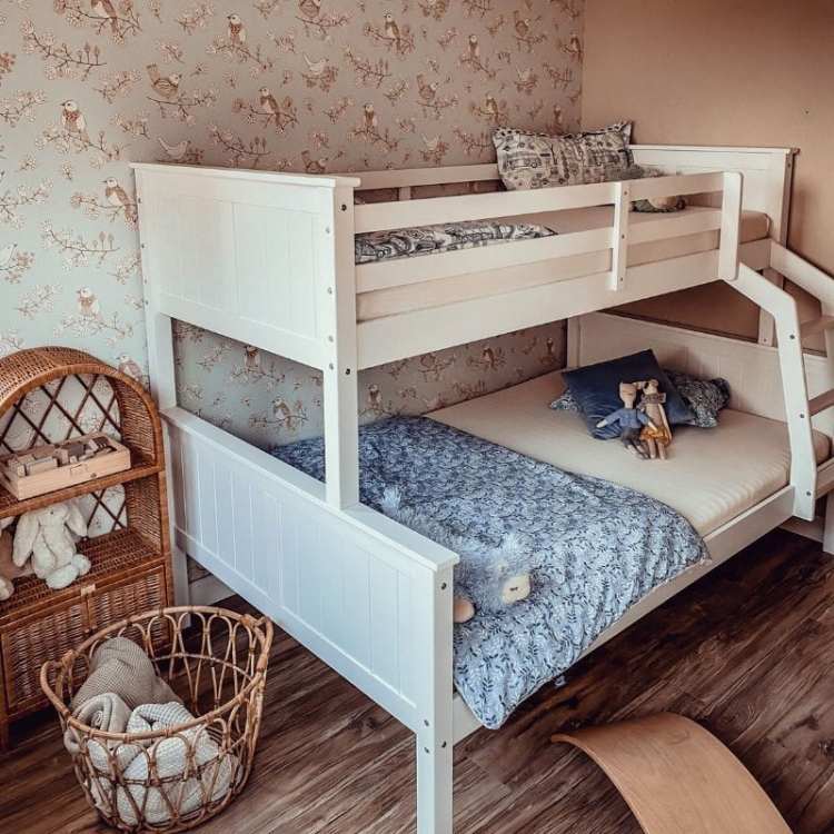 duże białe podwójne łóżko piętrowe 120 cm w stylu skandynawskim