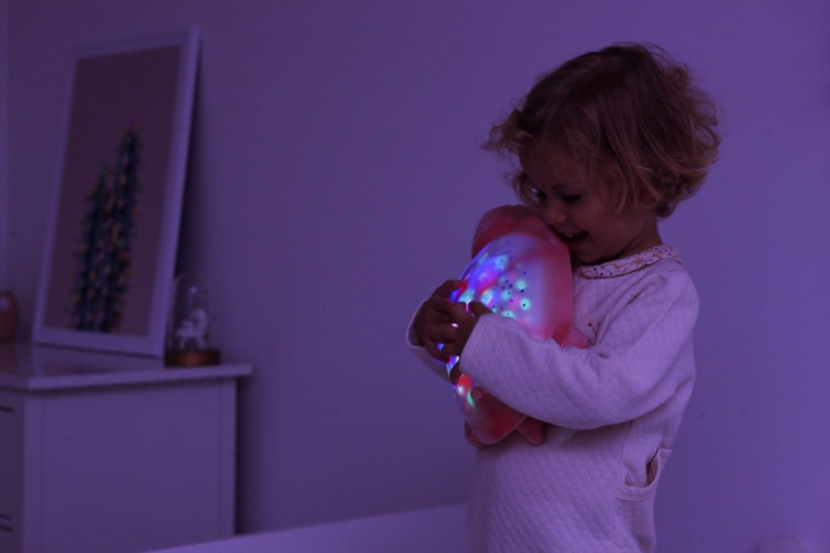 lampka nocna dla dzieci projektor maskotka