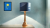 lampa stołowa drewniana z niebieskim kloszem do pokoju chłopca