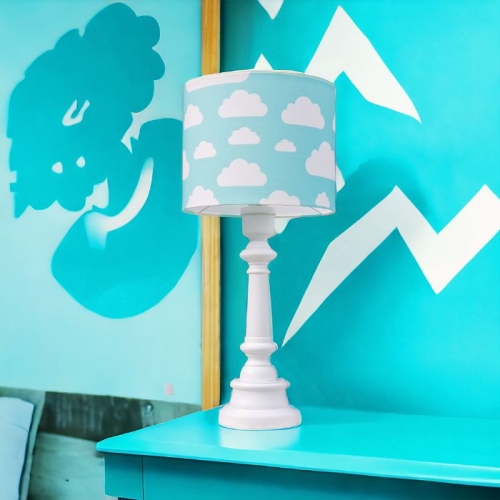 lampa dziecięca miętowa w białe chmurki