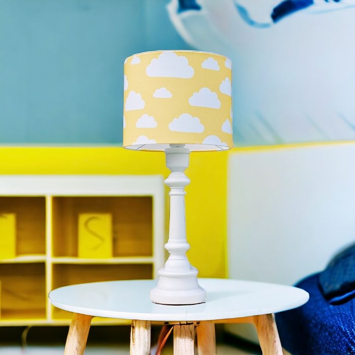 wesoła, żółta lampa dla dzieci
