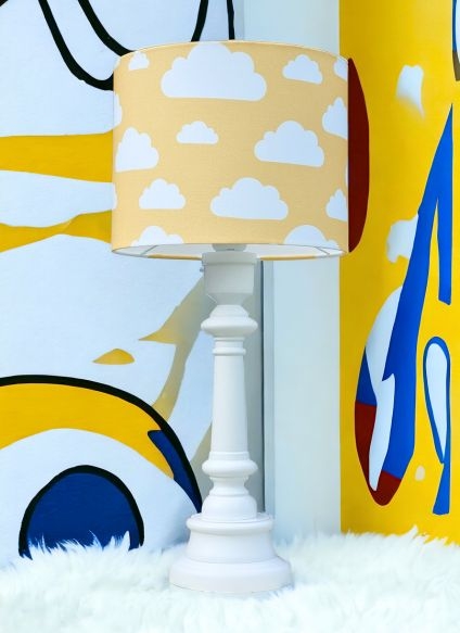lampa pomarańczowa w chmurki do pokoju chłopca
