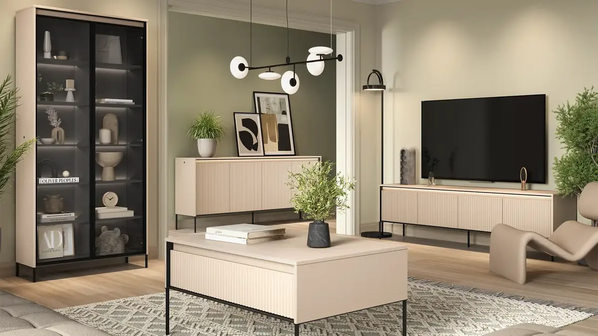 Nowoczesny salon z jasnymi meblami